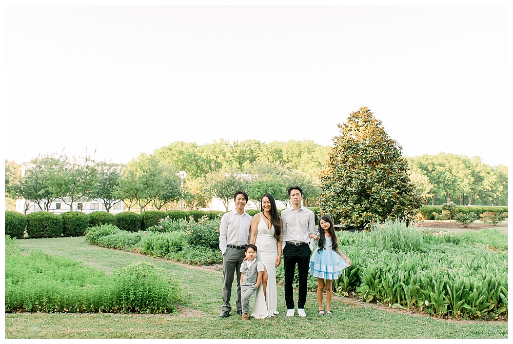A family spends time together during their photo session at Rose Hill Manor in Frederick, Maryland.